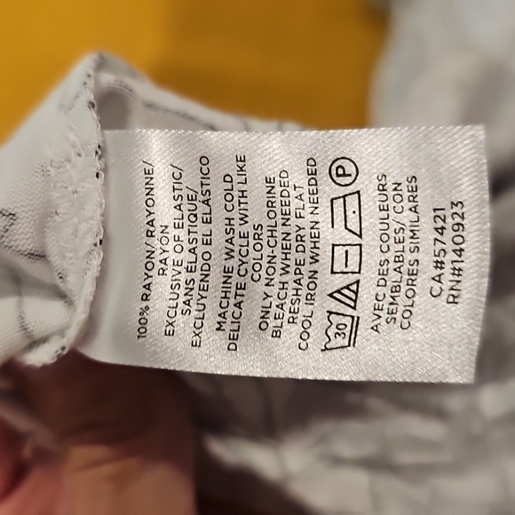 Ann Taylor Loft Sz L Top MSRP $49 - Picture 6 of 7